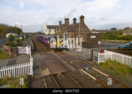 Bemannte Bahnübergang, Drigg, Cumbria, England Stockfoto