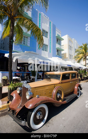 Oldtimer Packard 1932 Classic Limousine Automobil von Casablanca am Ocean Drive, South Beach, Miami, Florida, USA Stockfoto