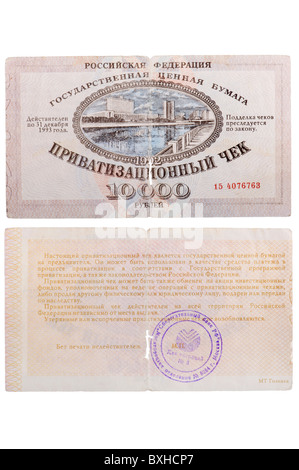 Geld auf weißen Russland CIRCA 1992 eine Privatisierung überprüfen von 10000 Rubel Stockfoto