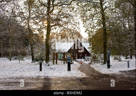 Thorndon Park Visitor Centre im Winter.  Foto von Gordon Scammell Stockfoto