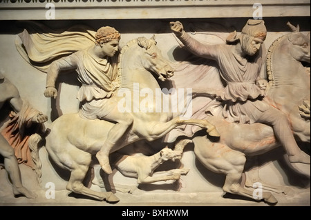 Alexander Sarcophagus (c. 325-311 v. Chr.), Alexander der große auf einem Löwen jagen, Archäologie-Museum, Istanbul, Türkei-100919 36490 Stockfoto