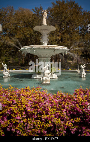 Brunnen im historischen Forsyth Park in Savannah, Georgia, USA. Stockfoto