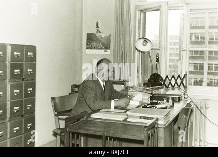 Büro, Mann im Büro, Deutschland, 1962, Zusatz-Rechte-Clearenzen-nicht vorhanden Stockfoto