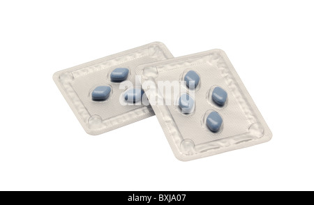 Zwei Blisterpackungen der blauen Viagra Anti-Impotenz Tabletten isoliert auf weißem Hintergrund Stockfoto