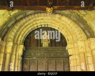 Romanischer Torbogen, Klöster, Durham Cathedral, Durham City, County Durham, England, UK. Stockfoto