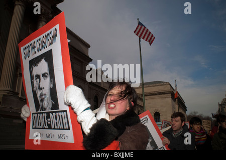 Demonstranten zeigen in New York gegen das Smithsonian Institute ziehen die David Wojnarowicz video Stockfoto