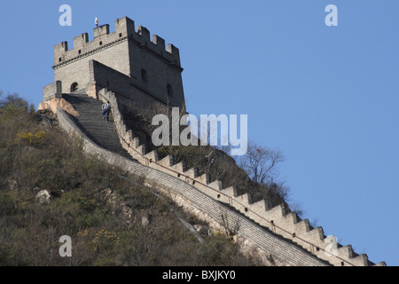 Mann, die chinesische Mauer bei Juyongguan Pass Klettern Stockfoto