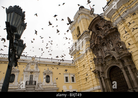 Kloster von San Francisco (Convento de San Francisco) - Lima, Peru, Südamerika. Stockfoto