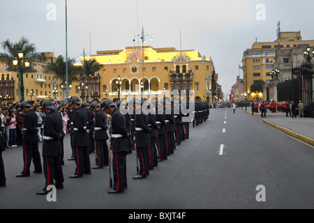 Präsidentengarde vor Präsidentenpalast - Lima, Peru. Stockfoto