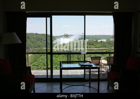 Teil [Iguassu Falls] [Iguazu Wasserfälle] zeigt Katarakte auf brasilianische Seite, genommen vom Sheraton Hotel Schlafzimmer, Argentinien Stockfoto