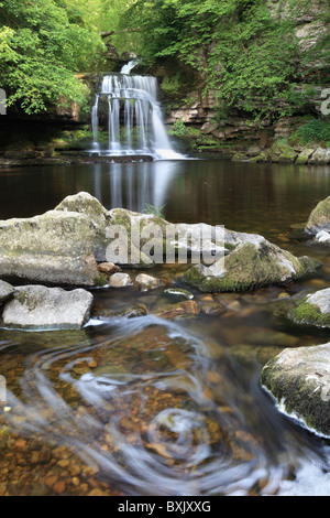 West-Burton Wasserfall in den Yorkshire Dales National Park Stockfoto