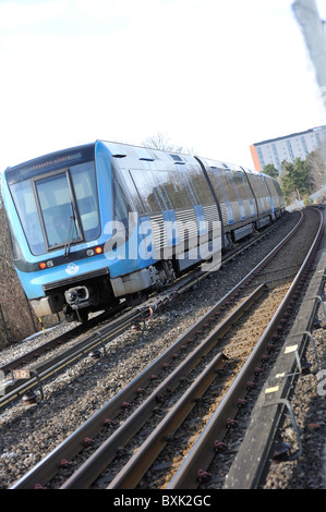 U-Bahn-Zug kommend in Richtung der Kamera. Stockfoto