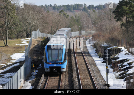 U-Bahn-Zug kommend in Richtung der Kamera. Stockfoto