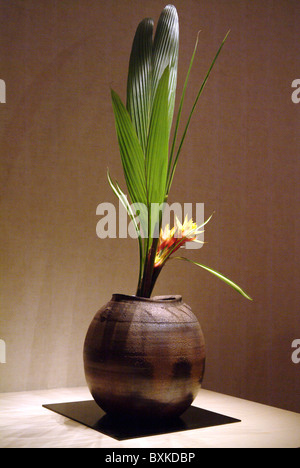 Ikebana: Lebende Blumen von Japan im British Museum Stockfoto