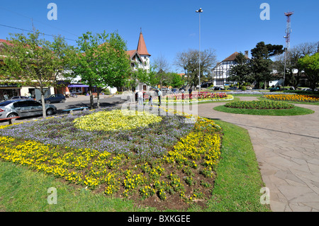 Hauptplatz mit Blumengärten, Nova Petropolis, Rio Grande do Sul, Brasilien Stockfoto