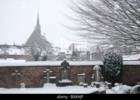 Kapel im Het Zand gesehen von Het Oude Kerkhof in Roermond Niederlande Stockfoto