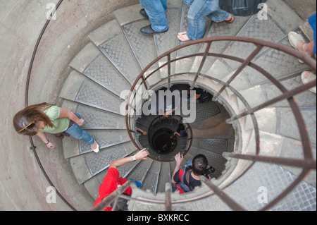 Paris, Frankreich, innen französische Denkmäler, Arc de Triomphe, Wendeltreppe, Blick von oben Stockfoto