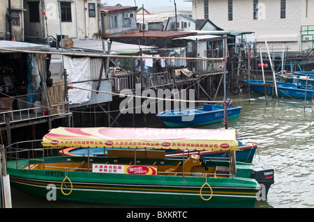 Häuser auf Stelzen, Tai O-Dorf, Lantau Island, Hongkong, China Stockfoto