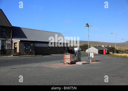 Skibhoul Geschäfte und die Post, die nördlichste in Großbritannien, am Baltasound, Unst, Shetland-Inseln, Schottland Stockfoto