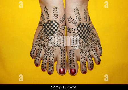 Mehendi zu Fuß. Stockfoto