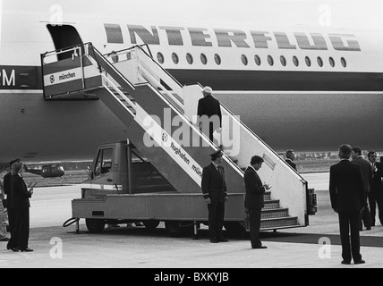 Honecker, Erich, 25.8.1912 - 29.5.1994, deutscher Politiker (SED), Vorsitzender des Staatsrates der Deutschen Demokratischen Republik, Austritt nach Staatsbesuch in Westdeutschland, München, 11.9.1987, Stockfoto