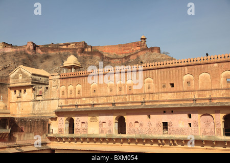 Amber Fort Palace, Jaigarh Fort im Hintergrund, Jaipur, Rajasthan, Indien, Asien Stockfoto