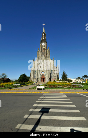 Blumen und Stein Kathedrale - Igreja de Pedra auch bekannt als Paroquia Nossa Senhora de Lourdes, Canela, Rio Grande do Sul, Brasilien Stockfoto