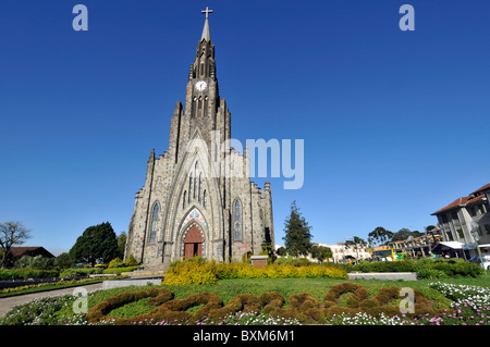 Blumen und Stein Kathedrale - Igreja de Pedra auch bekannt als Paroquia Nossa Senhora de Lourdes, Canela, Rio Grande do Sul, Brasilien Stockfoto