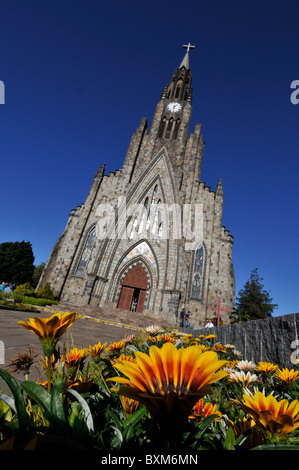 Blumen und Stein Kathedrale - Igreja de Pedra auch bekannt als Paroquia Nossa Senhora de Lourdes, Canela, Rio Grande do Sul, Brasilien Stockfoto