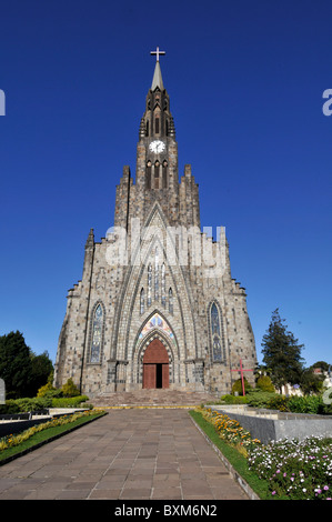 Blumen und Stein Kathedrale - Igreja de Pedra auch bekannt als Paroquia Nossa Senhora de Lourdes, Canela, Rio Grande do Sul, Brasilien Stockfoto