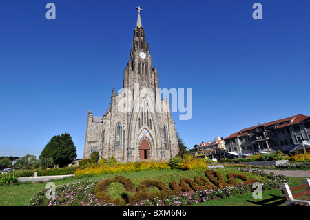 Blumen und Stein Kathedrale - Igreja de Pedra auch bekannt als Paroquia Nossa Senhora de Lourdes, Canela, Rio Grande do Sul, Brasilien Stockfoto