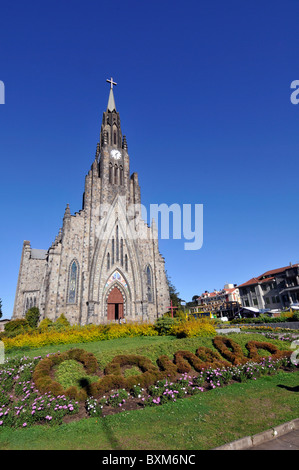 Blumen und Stein Kathedrale - Igreja de Pedra auch bekannt als Paroquia Nossa Senhora de Lourdes, Canela, Rio Grande do Sul, Brasilien Stockfoto