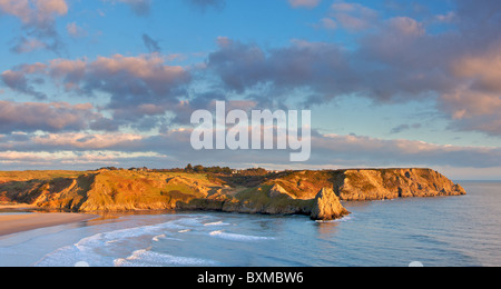 Am Abend Sonnenschein an Three Cliffs Bay, West Glamorgan, Wales Stockfoto