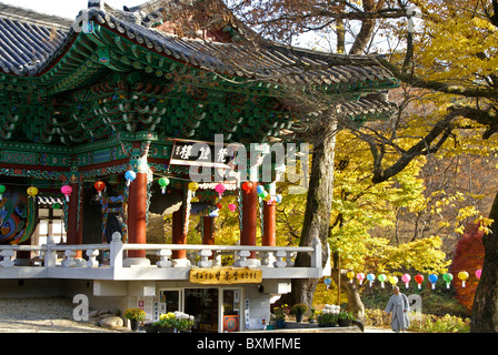 Glocken- und Trommelturm Pavillon Magoksa buddhistischen Tempel, Südkorea Stockfoto