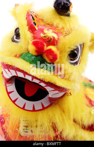 Chinesisches Neujahr Dekoration--Nahaufnahme des Tanzes Lionon auf weiß. Stockfoto