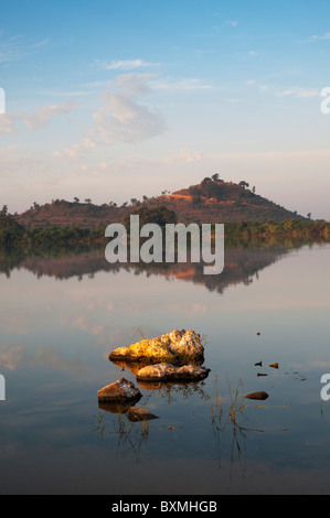 Morgen Sonne über einen indischen See. Andhra Pradesh, Indien Stockfoto