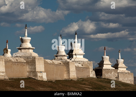 Erdene Zuu Khiid Rogachevo Village, Mongolei - Außenwände stupas Stockfoto