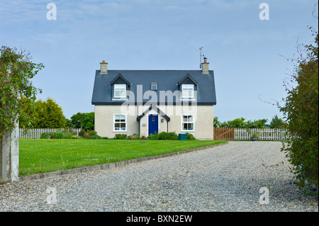 Das neu gebaute Bungalow in der Nähe von Kilmore auf der südlichen Küste von Irland. EU-Mittel führte zu "Celtic Tiger" Investitionen in der Republik Stockfoto