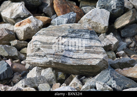 Sedimentgesteine im Rahmen des Küstenschutzes in County Wexford, Irland Stockfoto