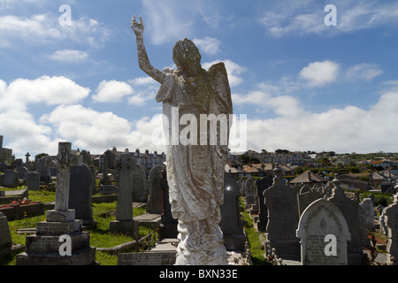 Grabsteine und Denkmäler am Barnoon Friedhof, St. Ives, Cornwall, UK, United Kindom... Stockfoto