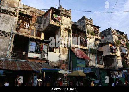 Die buding, auch bekannt als das weiße Gebäude, ist eine bekannte 1950 Appartementhaus im Zentrum von Phnom Penh, Kambodscha. Es wurde im Jahr 2017 abgerissen. Stockfoto