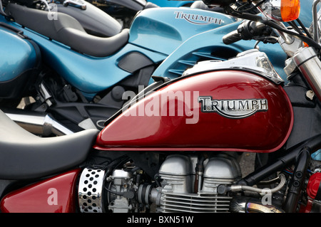 Triumph-Motorräder auf dem Display an der jährlichen Boxing Day Vintage und benutzerdefinierte Fahrzeug zeigen, Wickham, Hampshire, England. Stockfoto