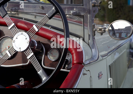 Replikat Riley Sportwagen auf dem Display an der jährlichen Boxing Day Klassiker und eigene Fahrzeug zeigen, Wickham, Hampshire, England Stockfoto