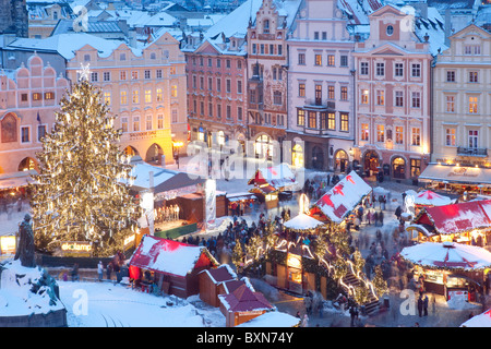 Tschechische Republik, Prag - Weihnachtsmarkt auf dem Altstädter Ring Stockfoto