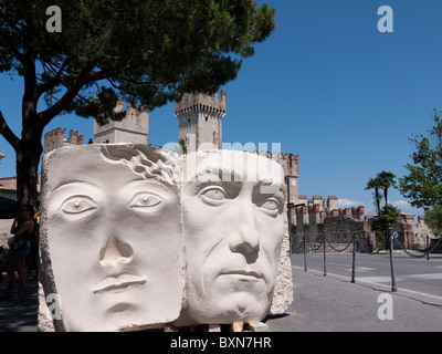 Statue in Sirmione am Gardasee in Norditalien Stockfoto