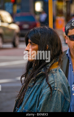 Porträt des einzigartigen interessante Person auf Stadtstraße in San Francisco CA USA Stockfoto