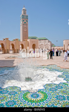 Marokkos Hassan II Moschee in Casablanca ist weltweit der 5. größte mit weltweit höchste Minarett Stockfoto