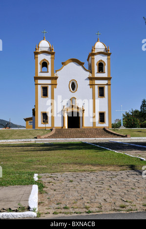 Hauptkirche im portugiesischen Stil - "Igreja Matriz Nossa Senhora da Conceição" - Baujahr 1954, Imbituba, Santa Catarina, Brasilien Stockfoto