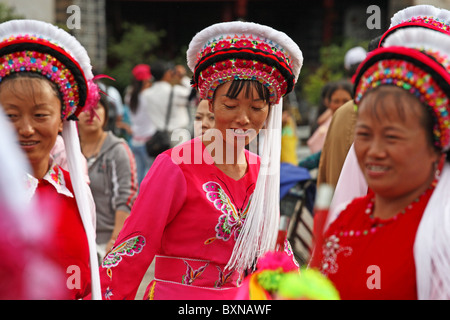 Bai Frauen in Lijiang, Provinz Yunnan, China Stockfoto