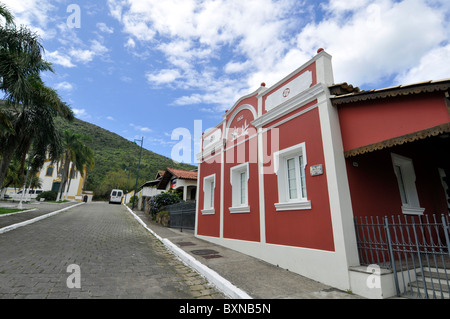 Typische rote Haus, Ribeirao da Ilha, Florianopolis, Santa Catarina, Brasilien Stockfoto